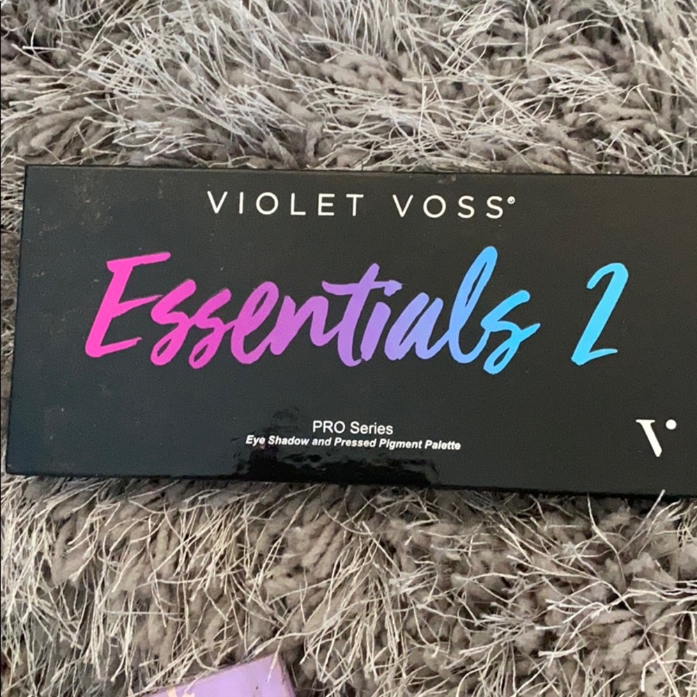 Violet Voss Essentials 2